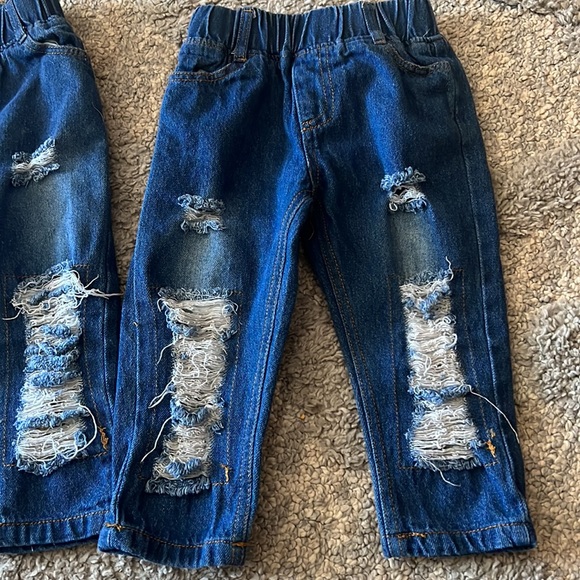 Distressed jeans no tag size 2t - Picture 2 of 6